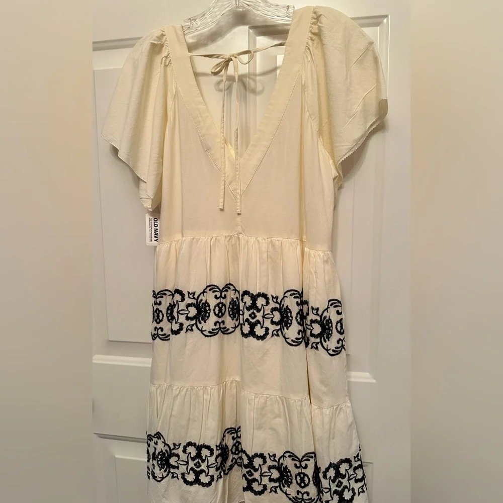 NWT Cream Embroidered Tiered Dress Size M Easter Spring Boho - Picture 5 of 9